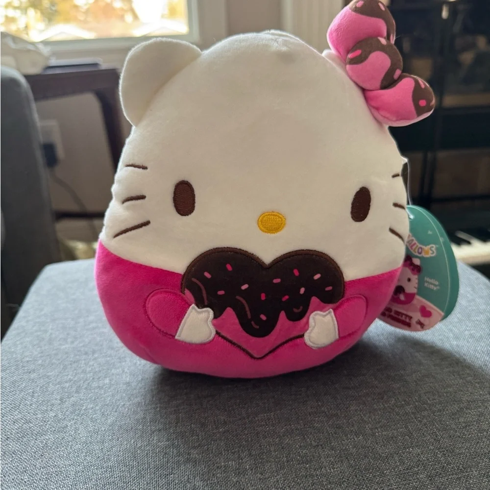 ❌ SOLD! ❌ Valentine’s Day Hello Kitty Pink Squishmallow - Picture 3 of 3
